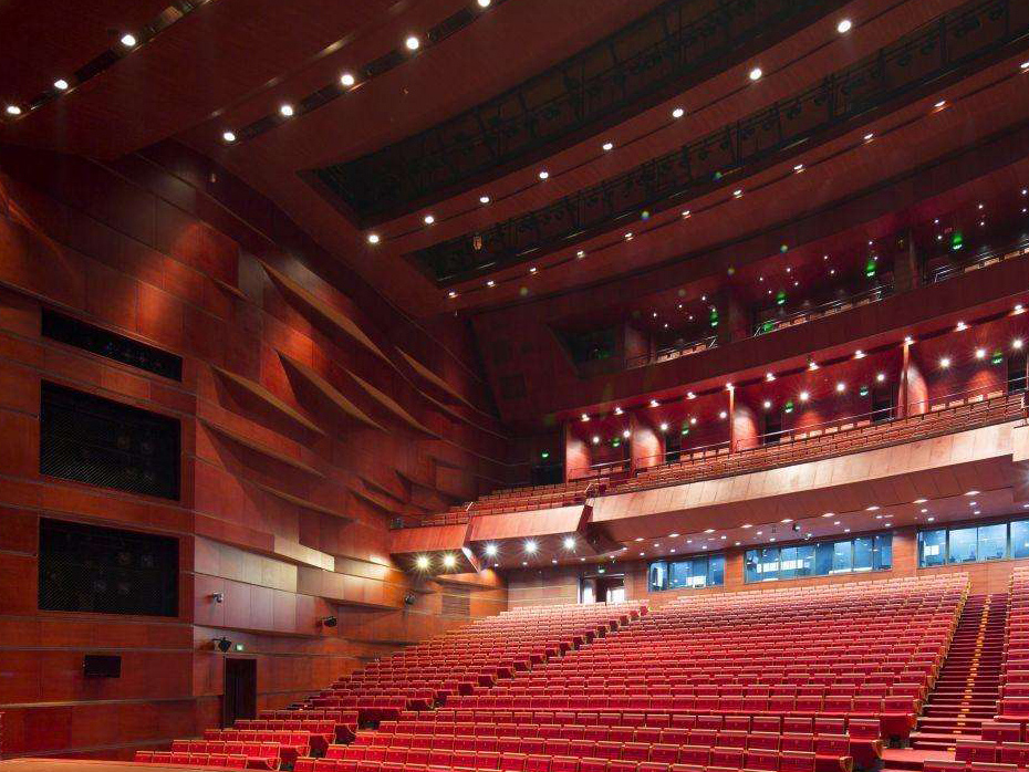 中国国家话剧院观众席照明改造